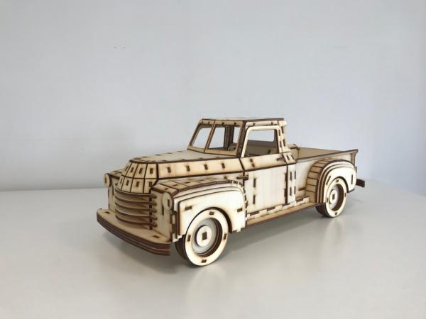 Chevrolet Series 3100 Half-Ton Pickup - Holzmodell Frontansicht